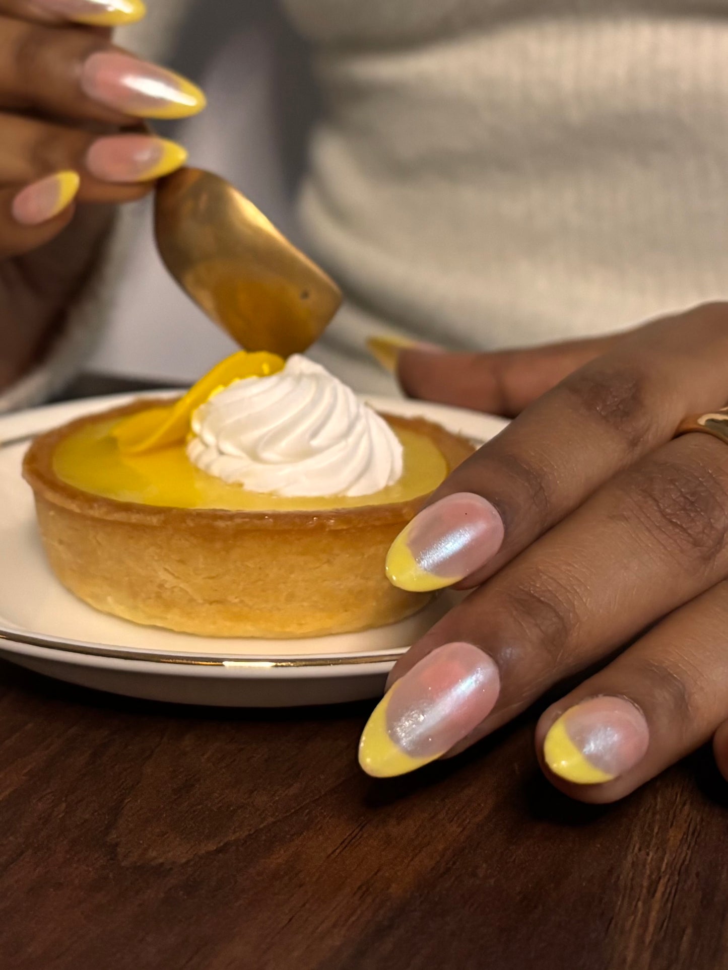 Butter Glow - Chrome Soft Gel Nails